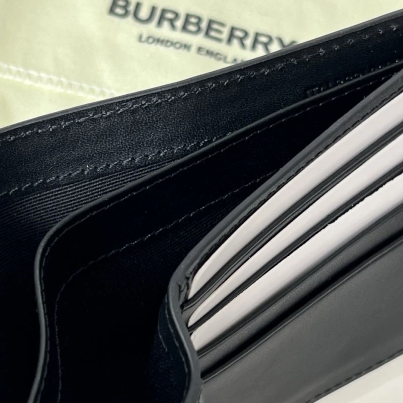 Bv*b*rry wallets 4237f-0119