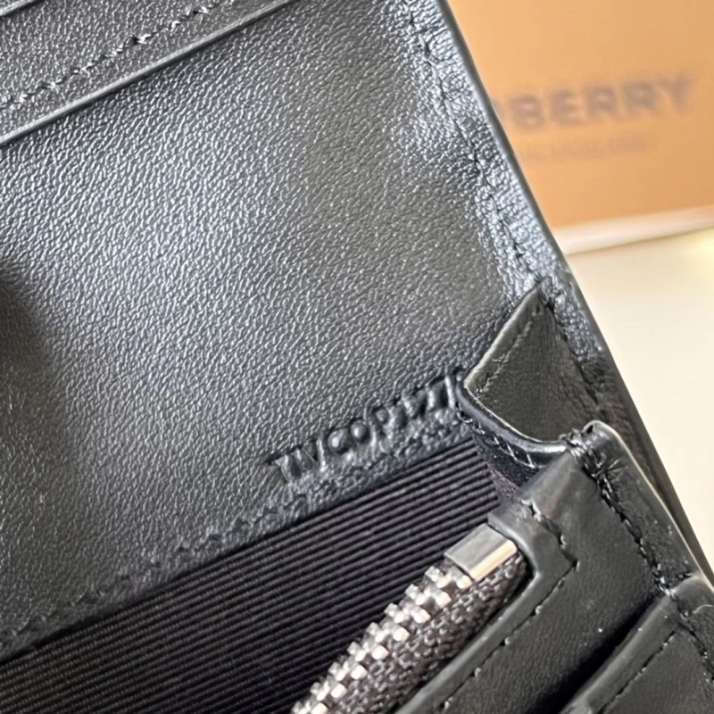 Bv*b*rry wallets 4237f-0120