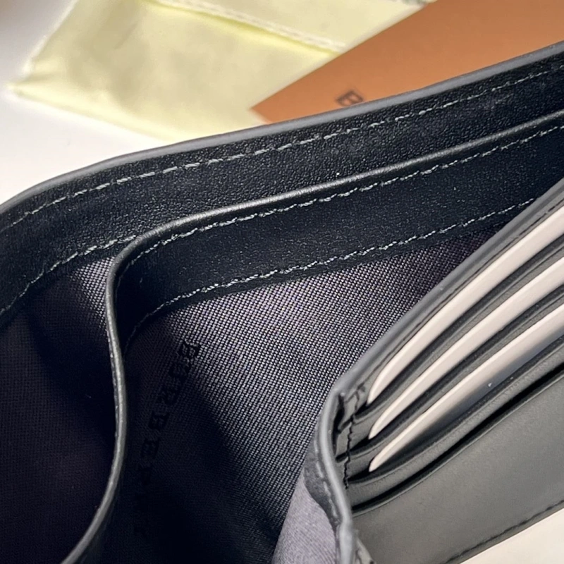 Bv*b*rry wallets 4237f-0122