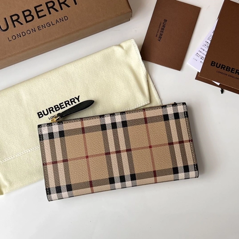 Bv*b*rry wallets 4237f-0124
