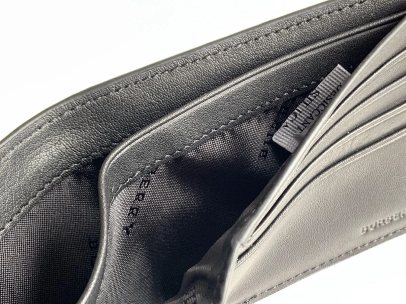 Bv*b*rry wallets 4237f-0125