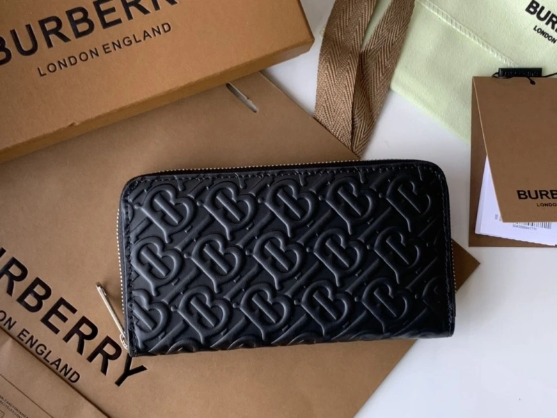 Bv*b*rry wallets 4237f-0126