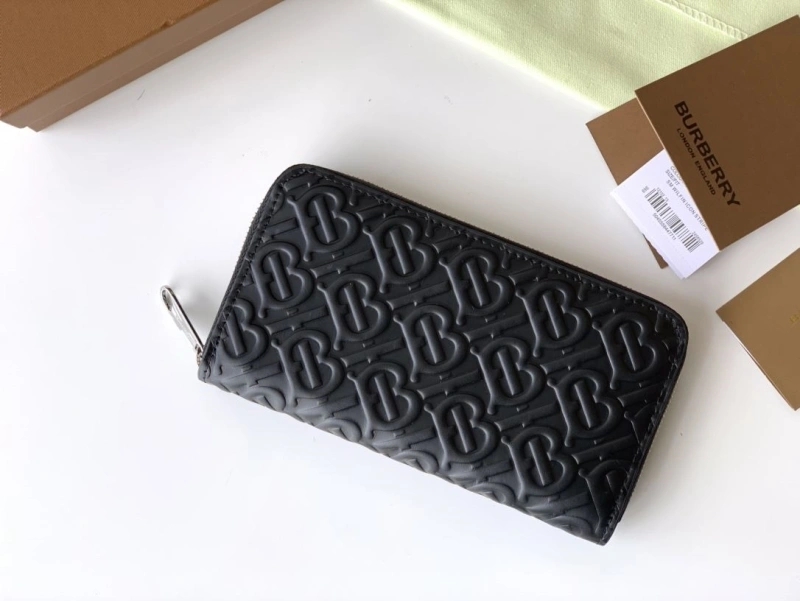 Bv*b*rry wallets 4237f-0126