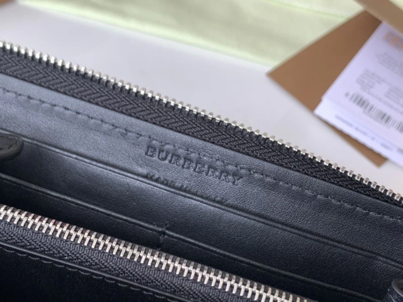 Bv*b*rry wallets 4237f-0126