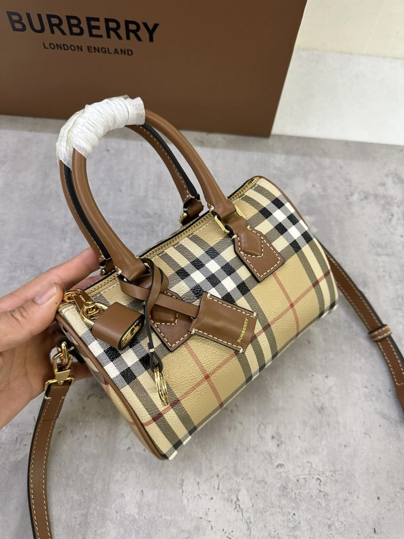 Bv*b*rry speedy bags 4237f-0138