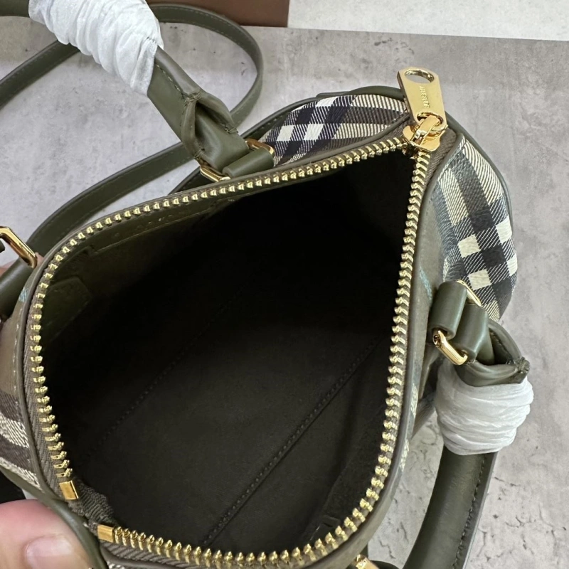 Bv*b*rry speedy bags 4237f-0139