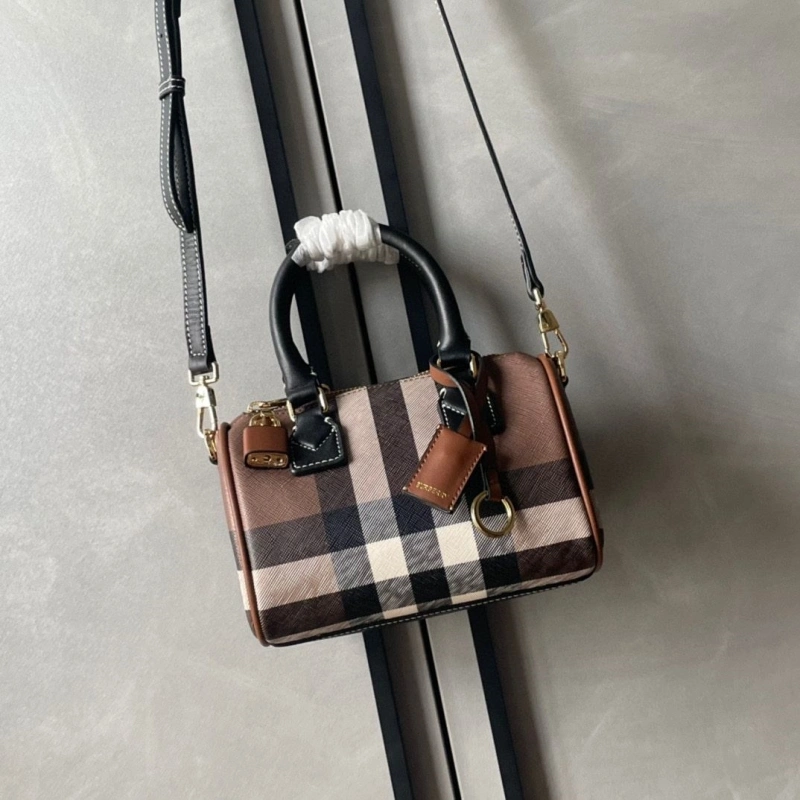 Bv*b*rry speedy bags 4237f-0140