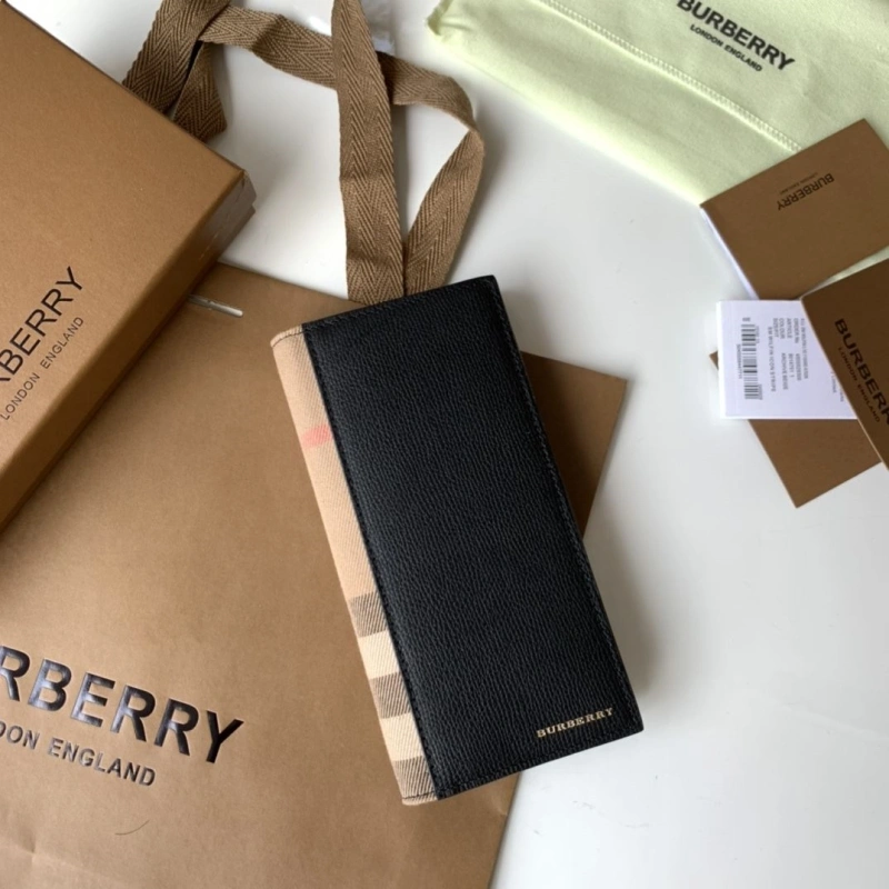 Bv*b*rry wallets 4237f-0157