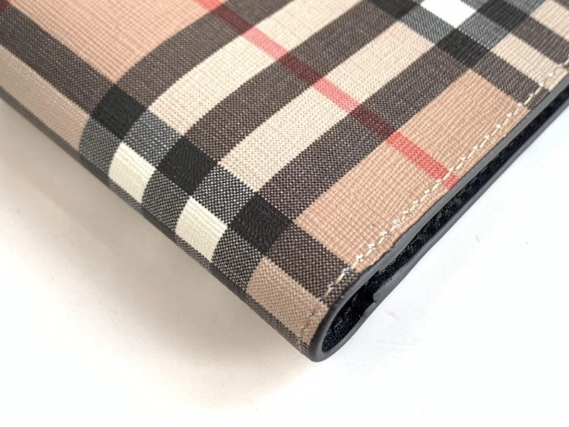 Bv*b*rry wallets 4237f-0212