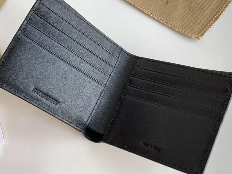 Bv*b*rry wallets 4237f-0212
