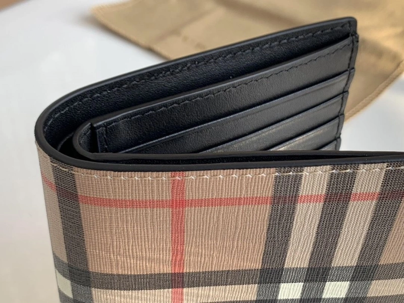 Bv*b*rry wallets 4237f-0212