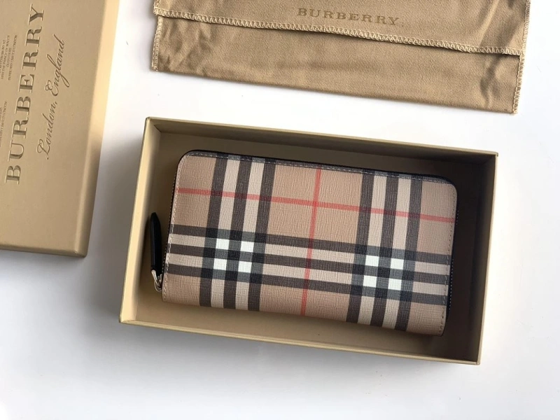 Bv*b*rry wallets 4237f-0213