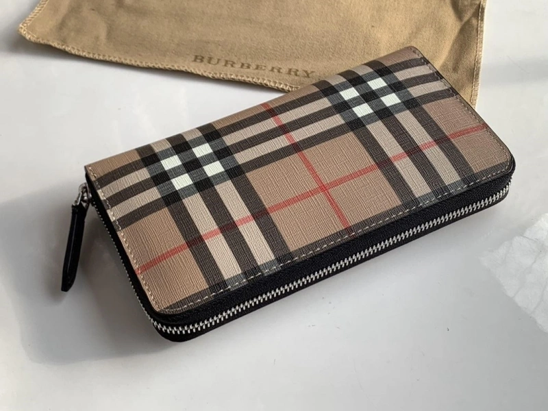 Bv*b*rry wallets 4237f-0213