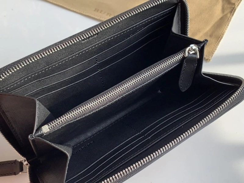 Bv*b*rry wallets 4237f-0213