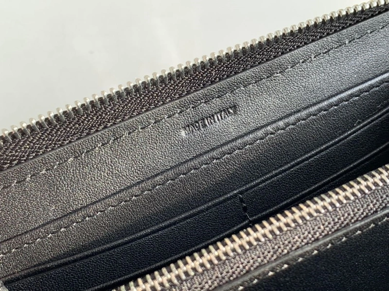 Bv*b*rry wallets 4237f-0213