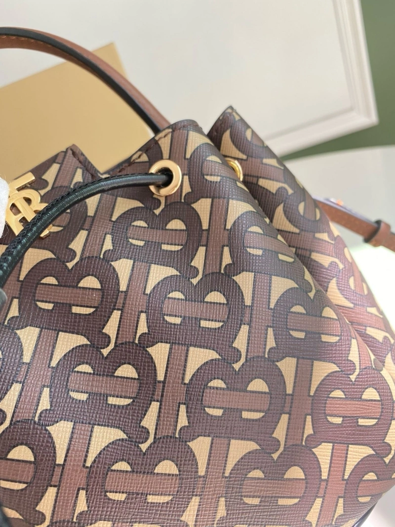 Bv*b*rry bucket bags 4237f-0242