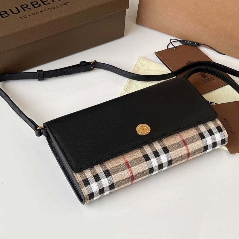 Bv*b*rry wallets 4237f-0256
