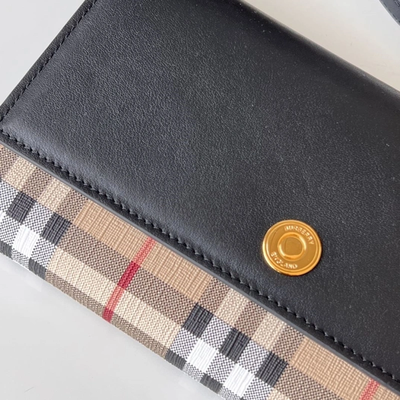 Bv*b*rry wallets 4237f-0256