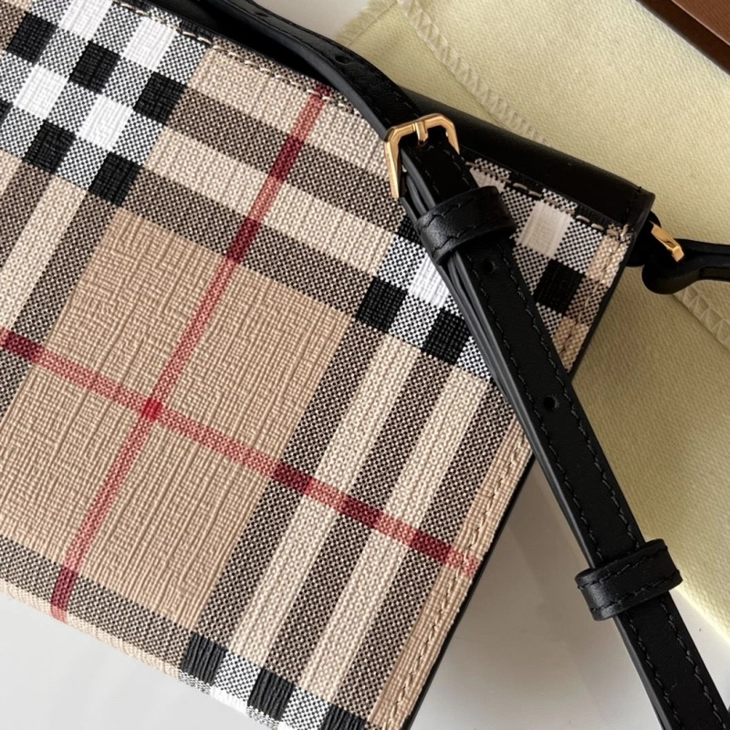 Bv*b*rry wallets 4237f-0256