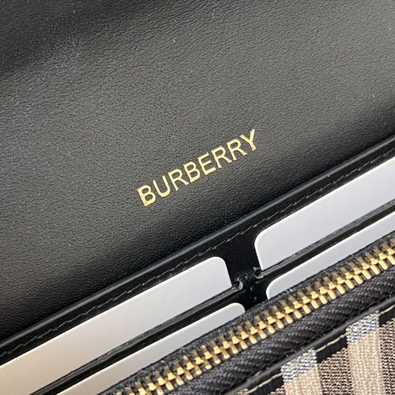 Bv*b*rry wallets 4237f-0256
