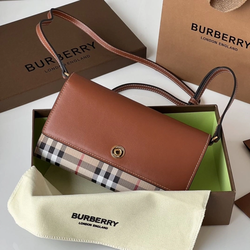 Bv*b*rry wallets 4237f-0257