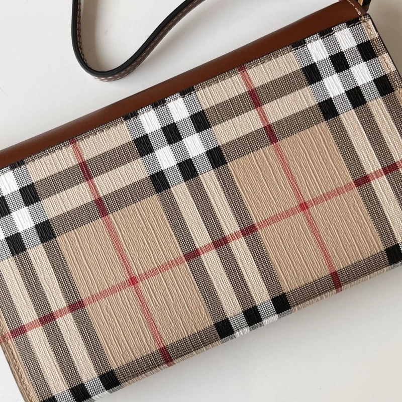 Bv*b*rry wallets 4237f-0257