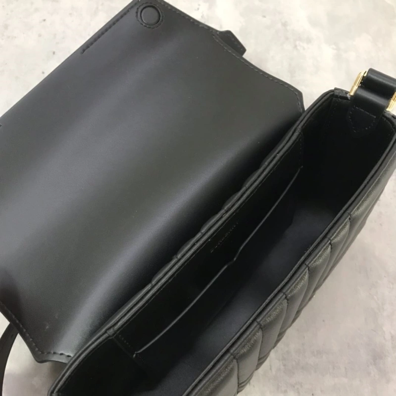 Bv*b*rry top handle bags 4237f-0267