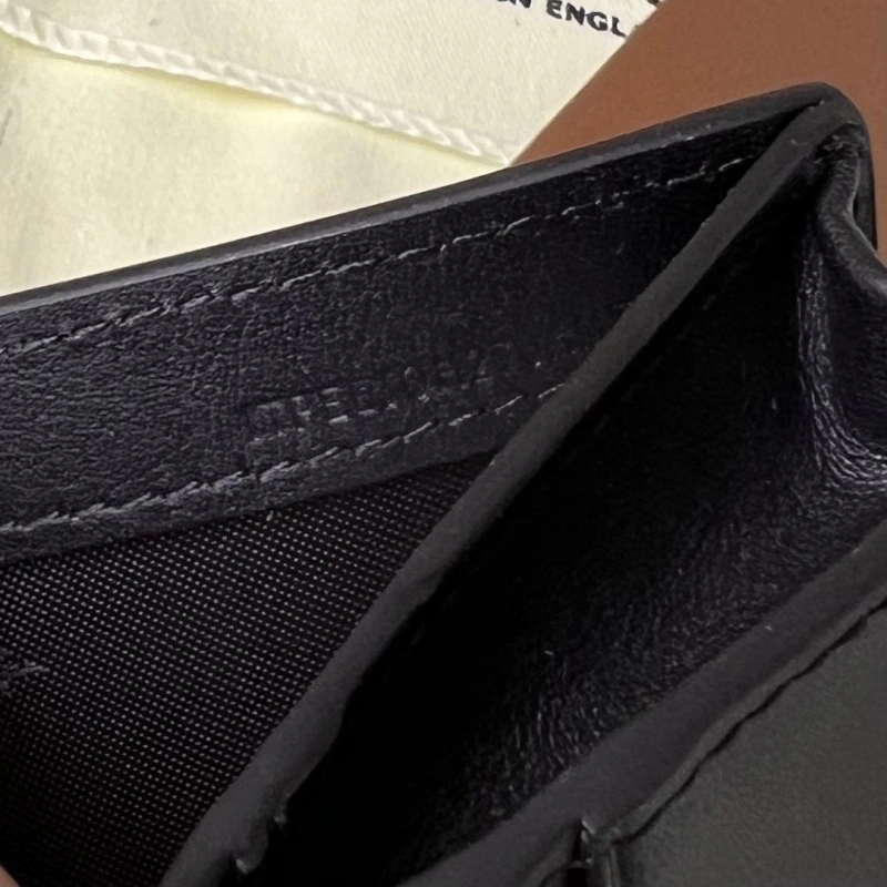 Bv*b*rry wallets 4237f-0293