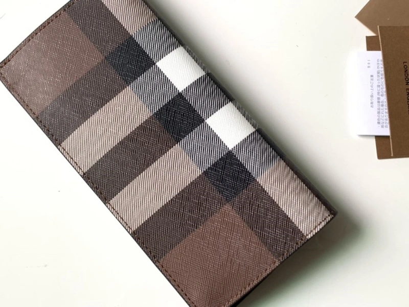 Bv*b*rry wallets 4237f-0358