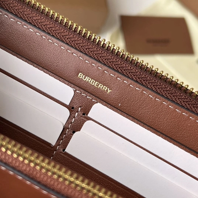 Bv*b*rry wallets 4237f-0408