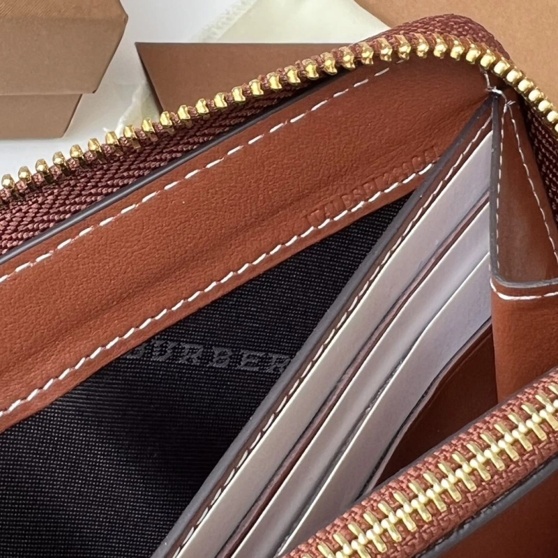 Bv*b*rry wallets 4237f-0408