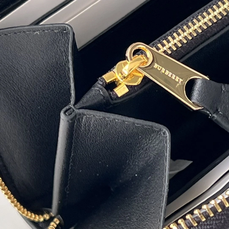 Bv*b*rry wallets 4237f-0409