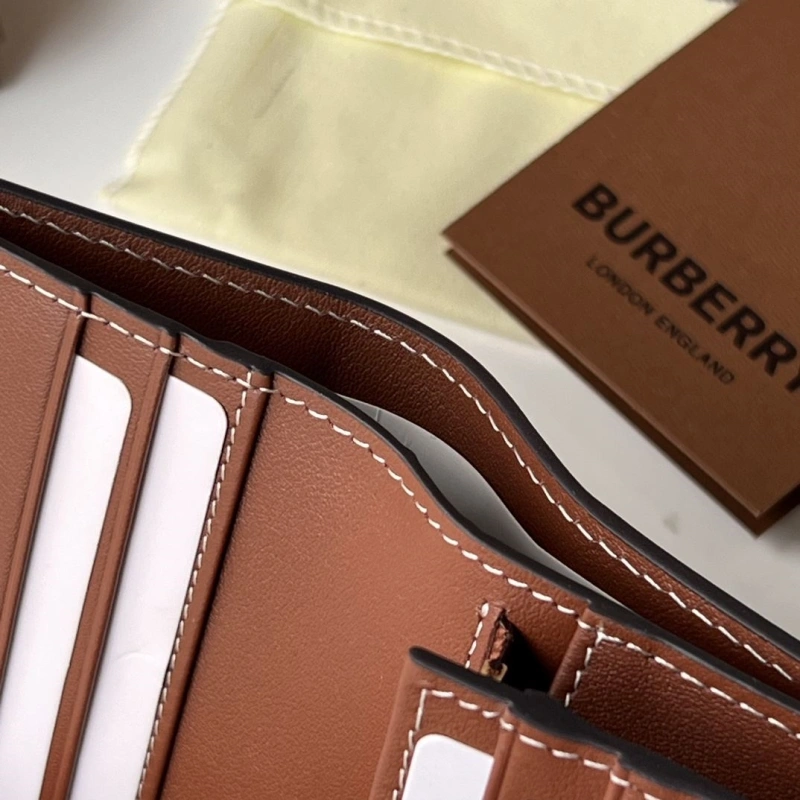 Bv*b*rry wallets 4237f-0418
