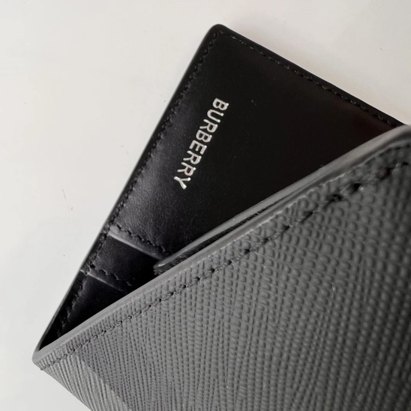 Bv*b*rry wallets 4237f-0419