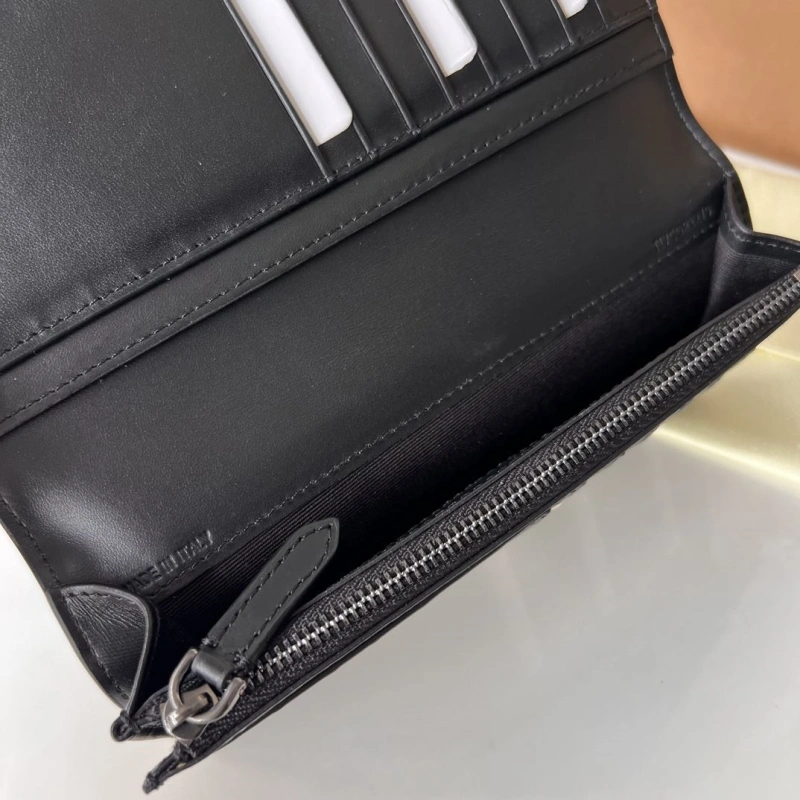 Bv*b*rry wallets 4237f-0419
