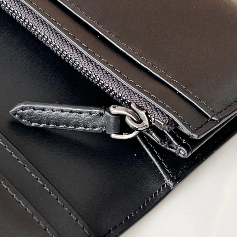 Bv*b*rry wallets 4237f-0420