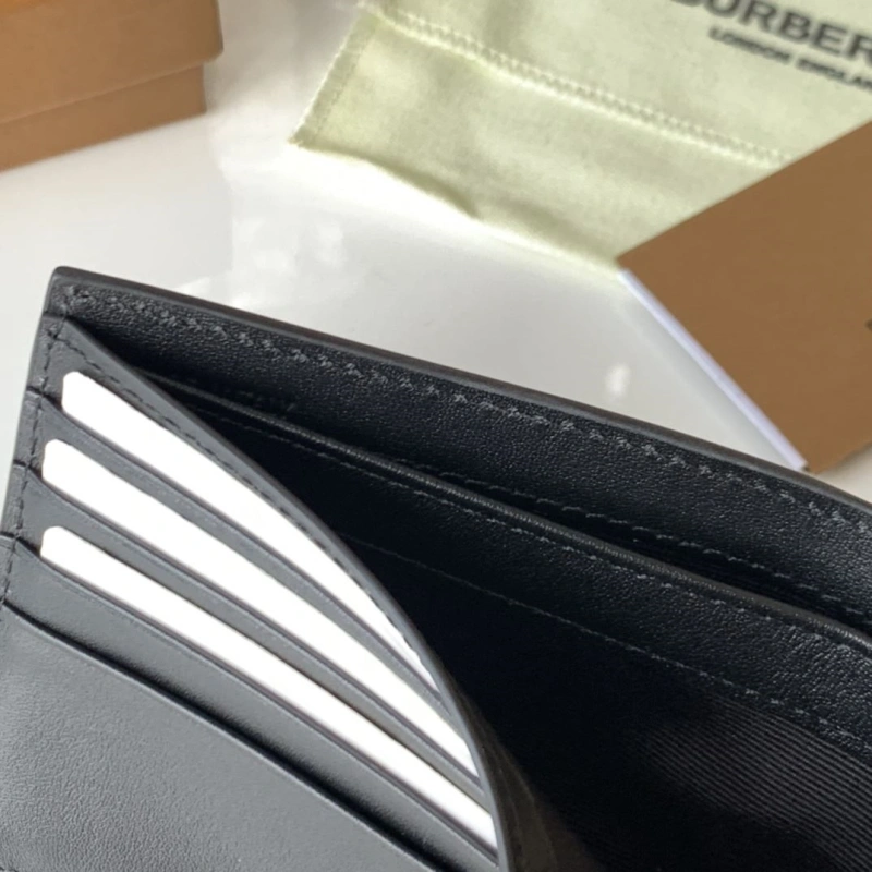 Bv*b*rry wallets 4237f-0433