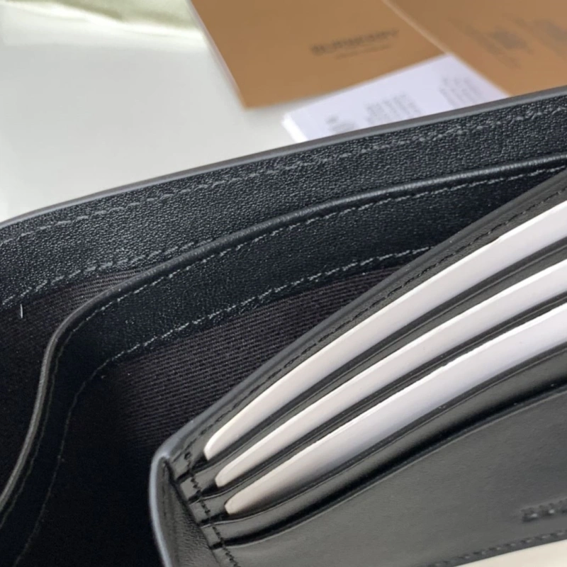 Bv*b*rry wallets 4237f-0434