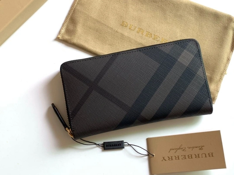Bv*b*rry wallets 4237f-0520