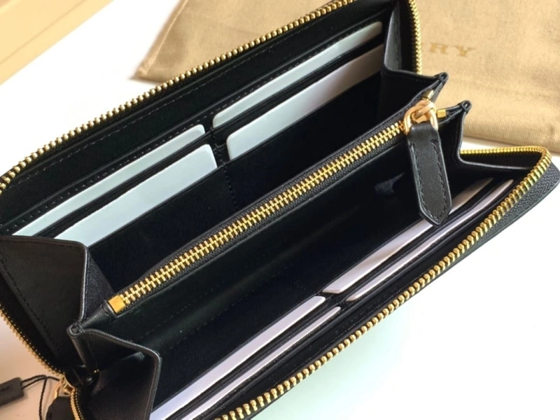 Bv*b*rry wallets 4237f-0520