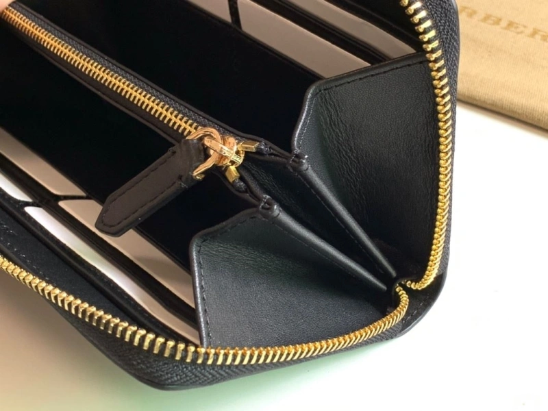 Bv*b*rry wallets 4237f-0520