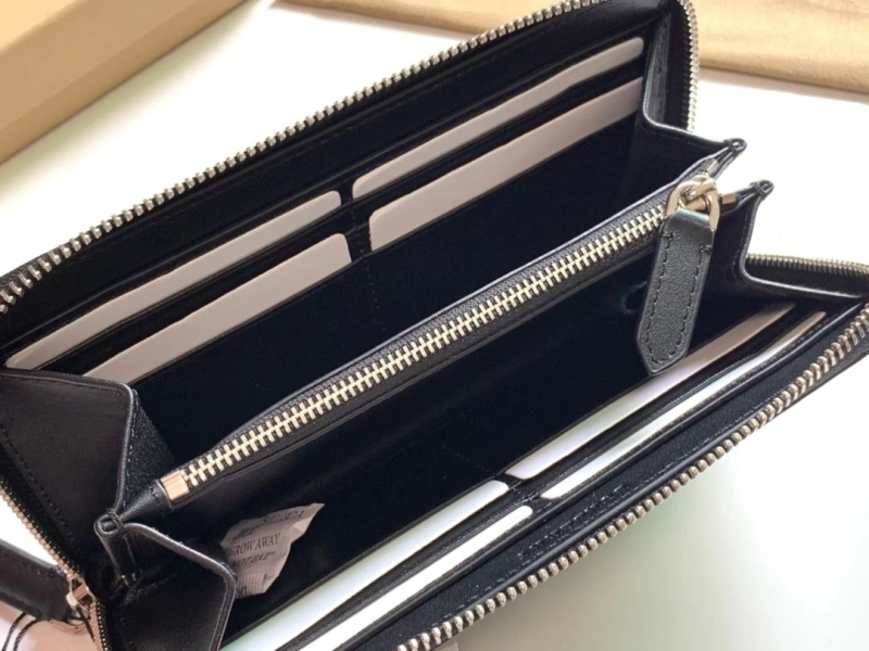 Bv*b*rry wallets 4237f-0521