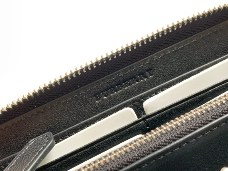 Bv*b*rry wallets 4237f-0521