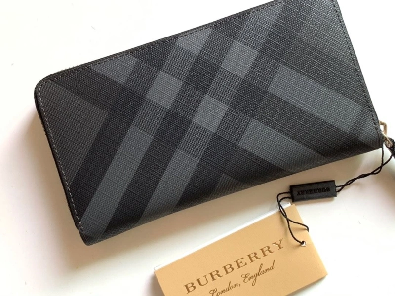 Bv*b*rry wallets 4237f-0522