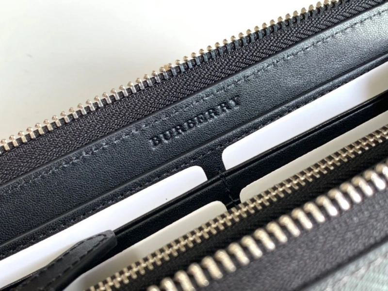 Bv*b*rry wallets 4237f-0522