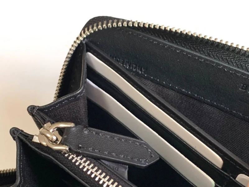 Bv*b*rry wallets 4237f-0522