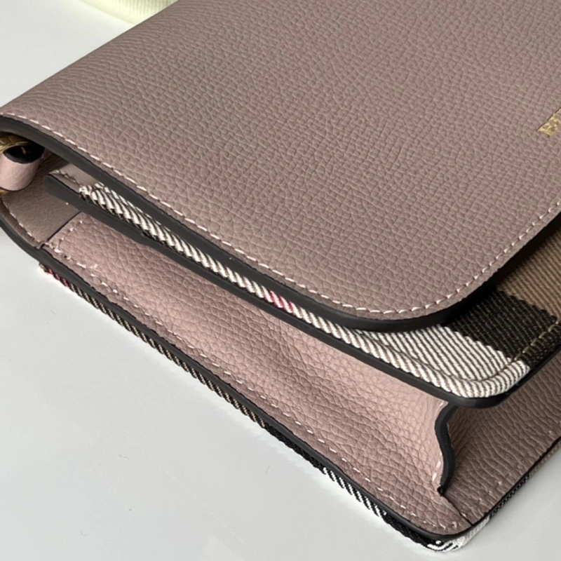 Bv*b*rry wallets 4237f-0539