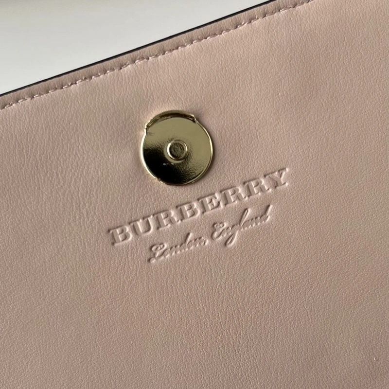 Bv*b*rry wallets 4237f-0539
