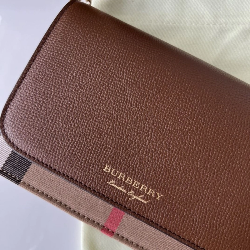 Bv*b*rry wallets 4237f-0540