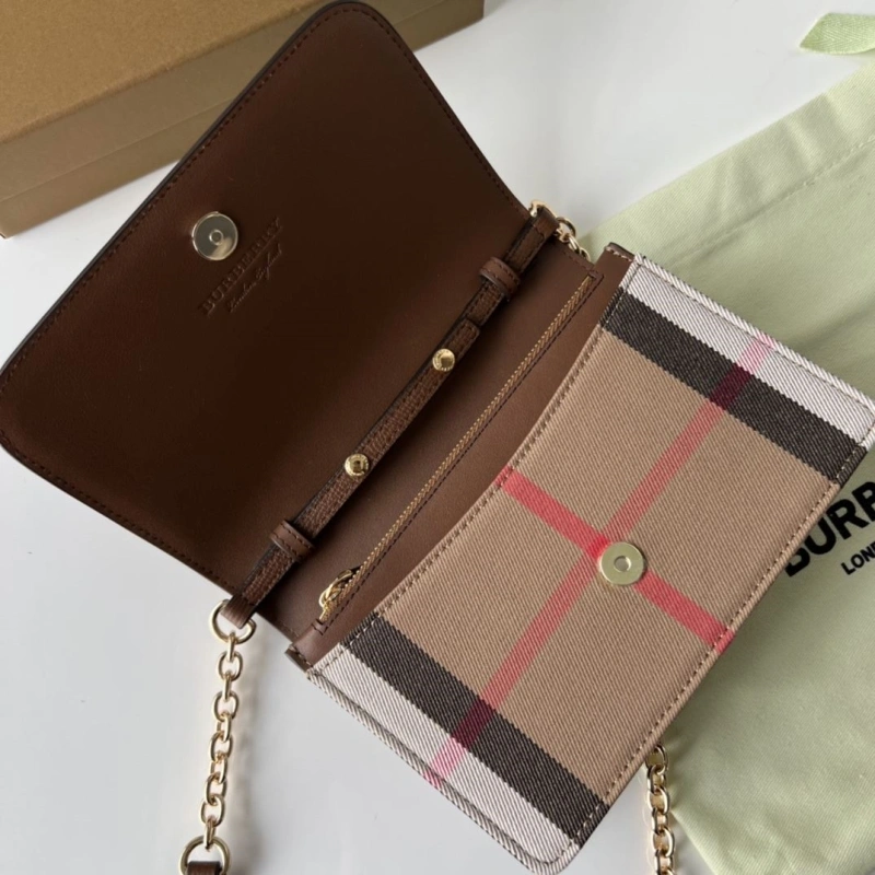 Bv*b*rry wallets 4237f-0540